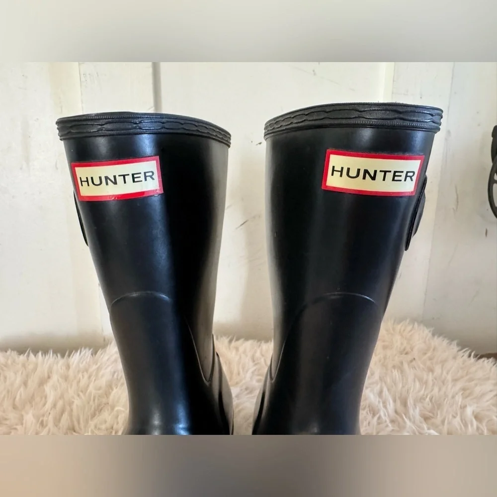 Hunter Black Waterproof short rubber Boots size 7 B
